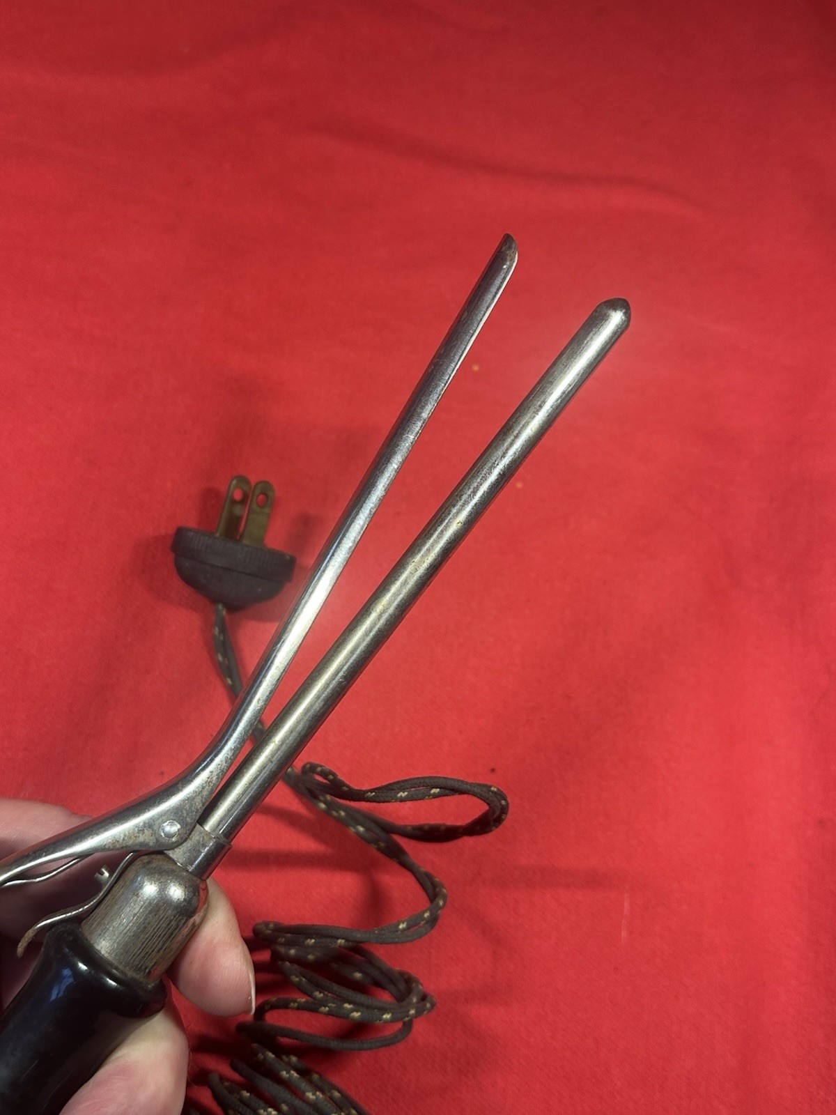 ANTIQUE MCM 3/8 In. CURLING IRON WOOD HANDLE TESTED / WORKS VINTAGE HAIR CARE
