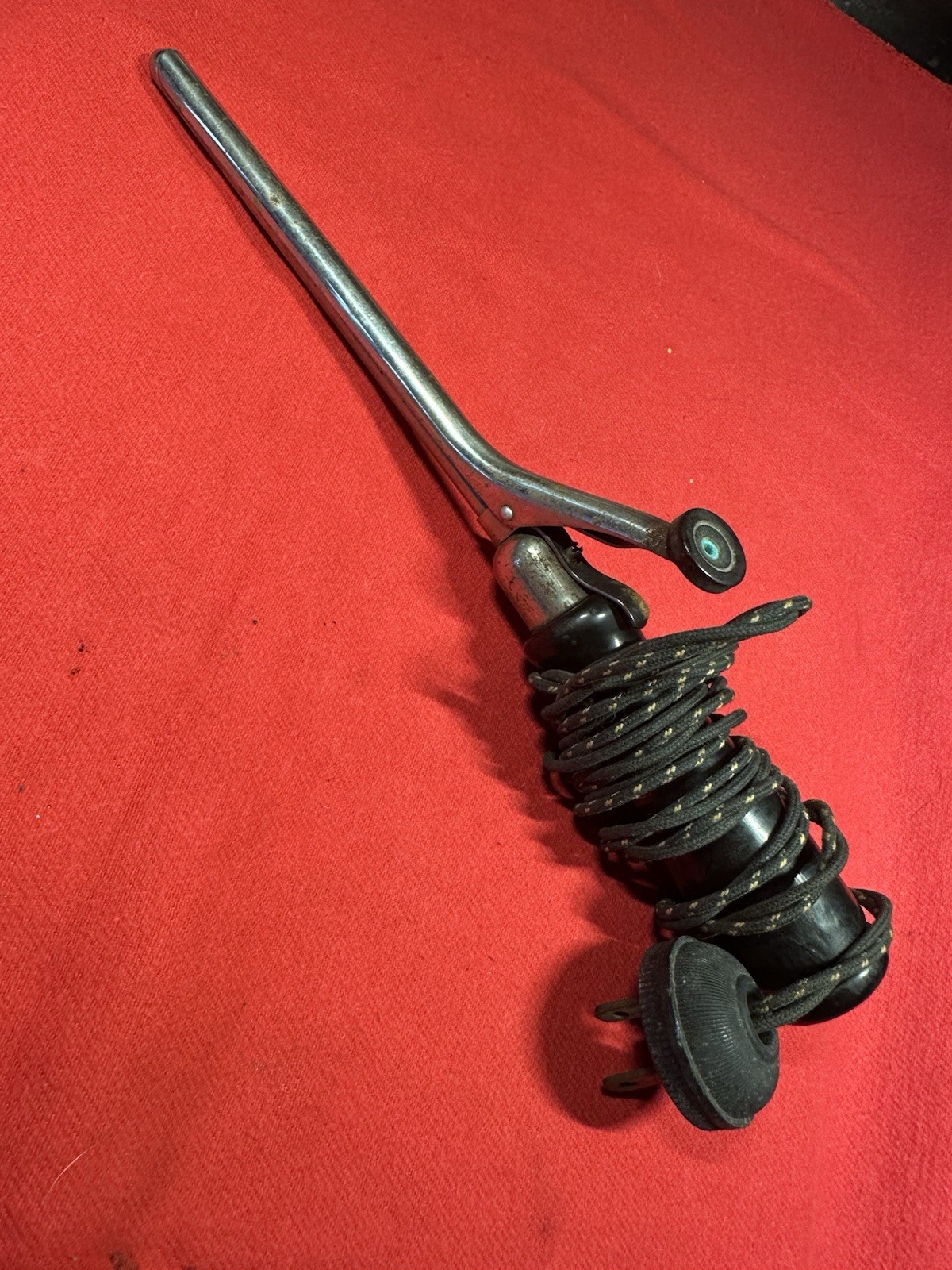 ANTIQUE MCM 3/8 In. CURLING IRON WOOD HANDLE TESTED / WORKS VINTAGE HAIR CARE