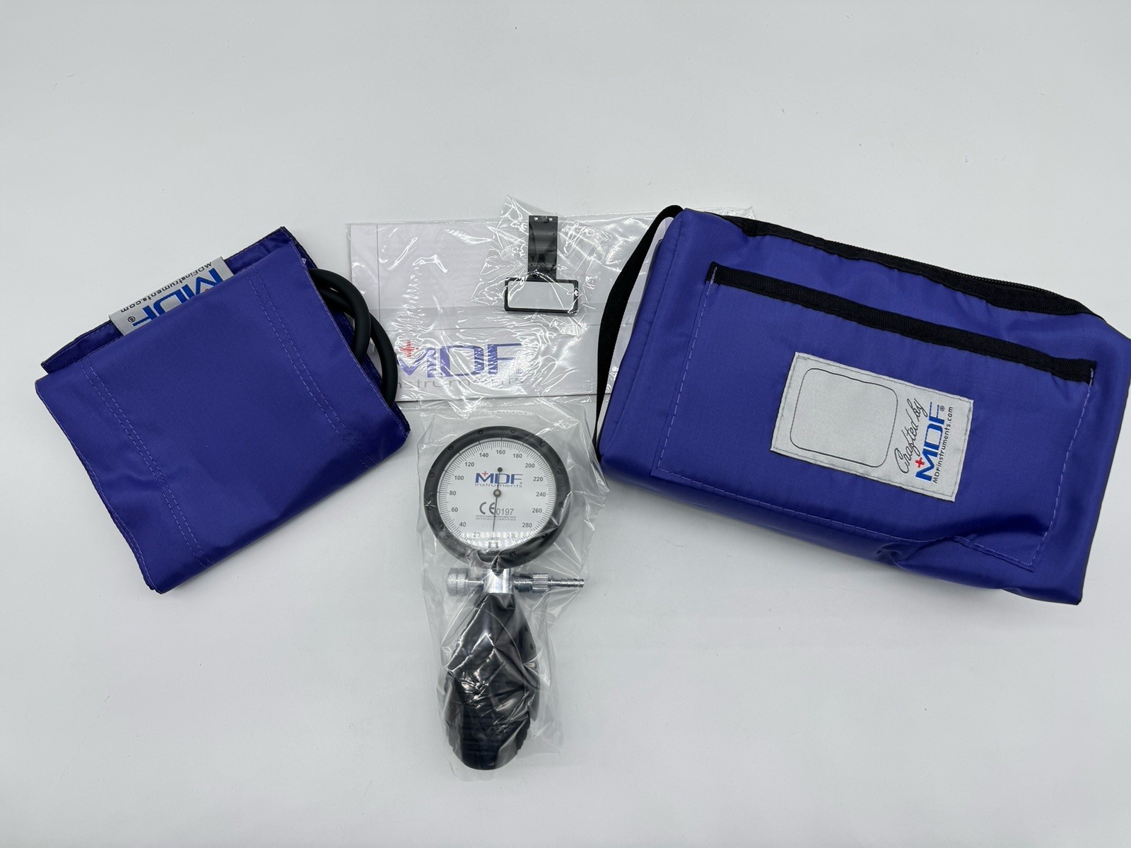 MDF Instruments Medic Palm Aneroid Sphygmomanometer Blood Pressure Monitor PURPL