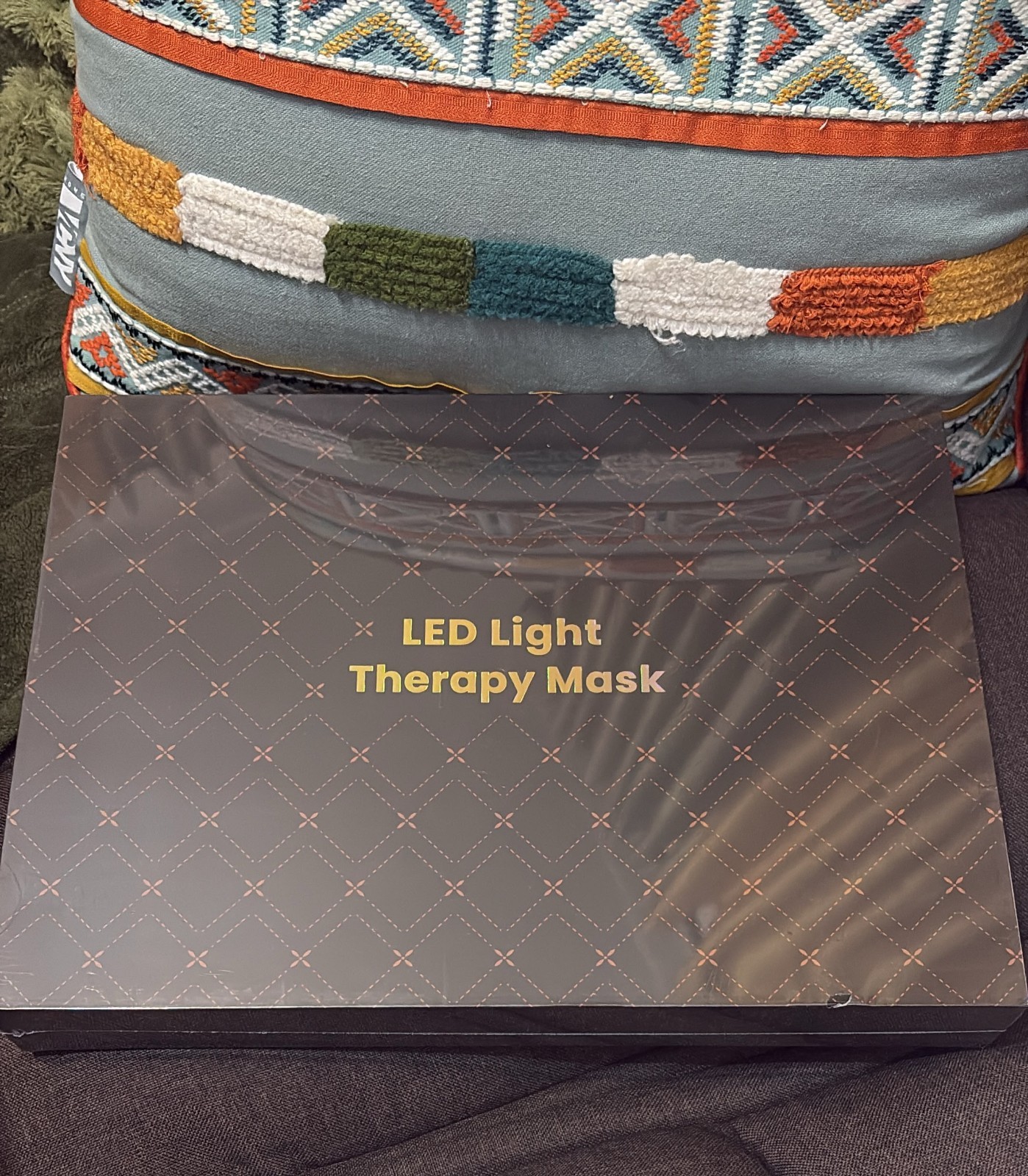 LED Light Therapy Face Mask w/ Remote Controller 3 Modes Rechargeable Black/Gold