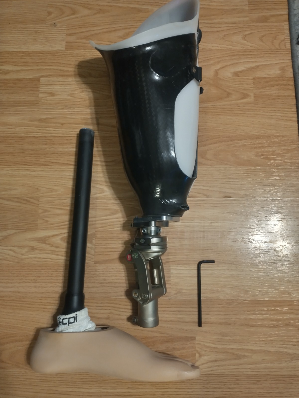 Carbon Fiber Adjustable Prosthetic Leg w/ Knee Joint & Foot Shell, CE, B/W
