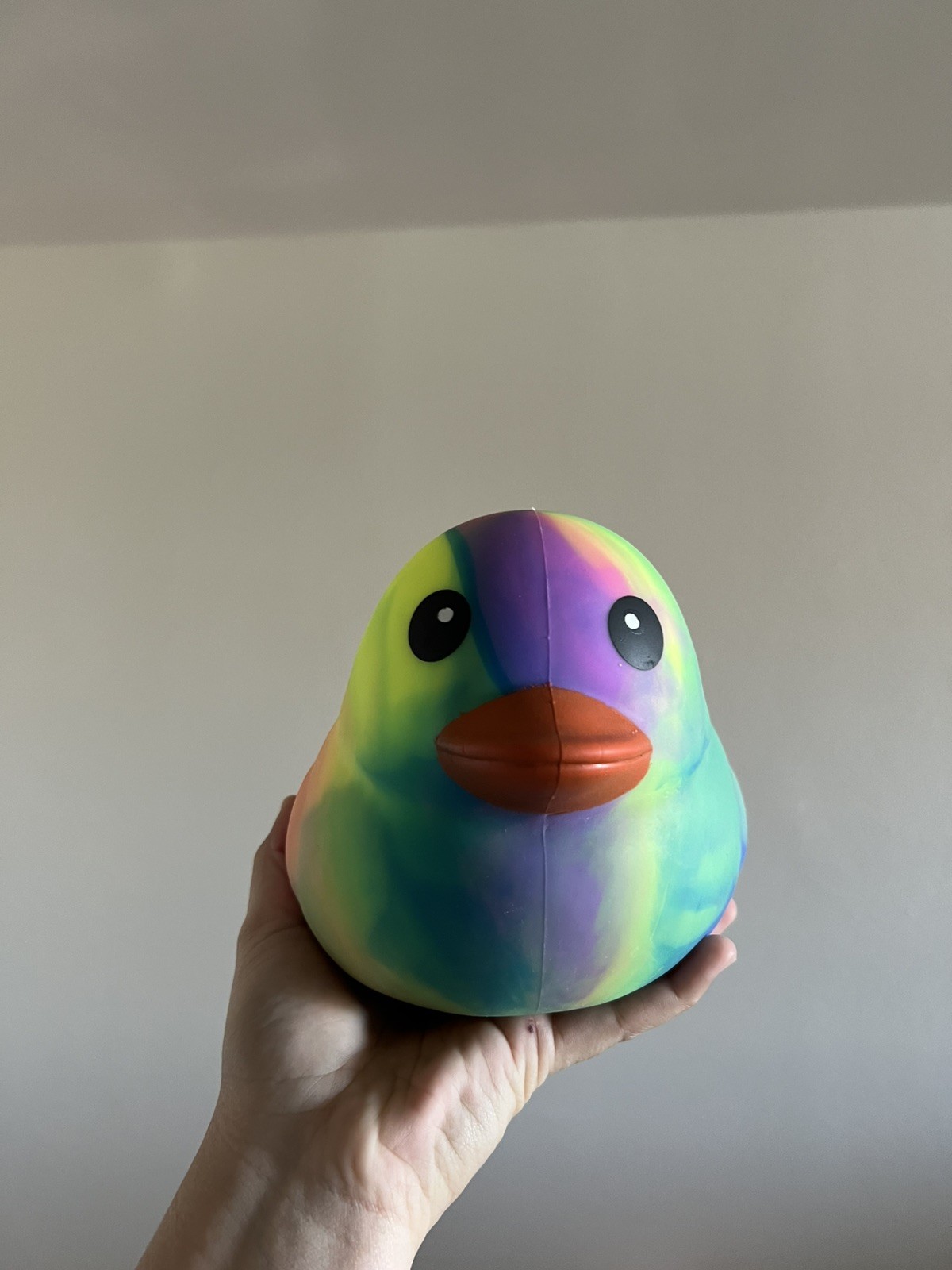 SQUISHY DUCK NEEDOH LIKE LAFFY QUACKS NEW JUMBO MULTICOLORED