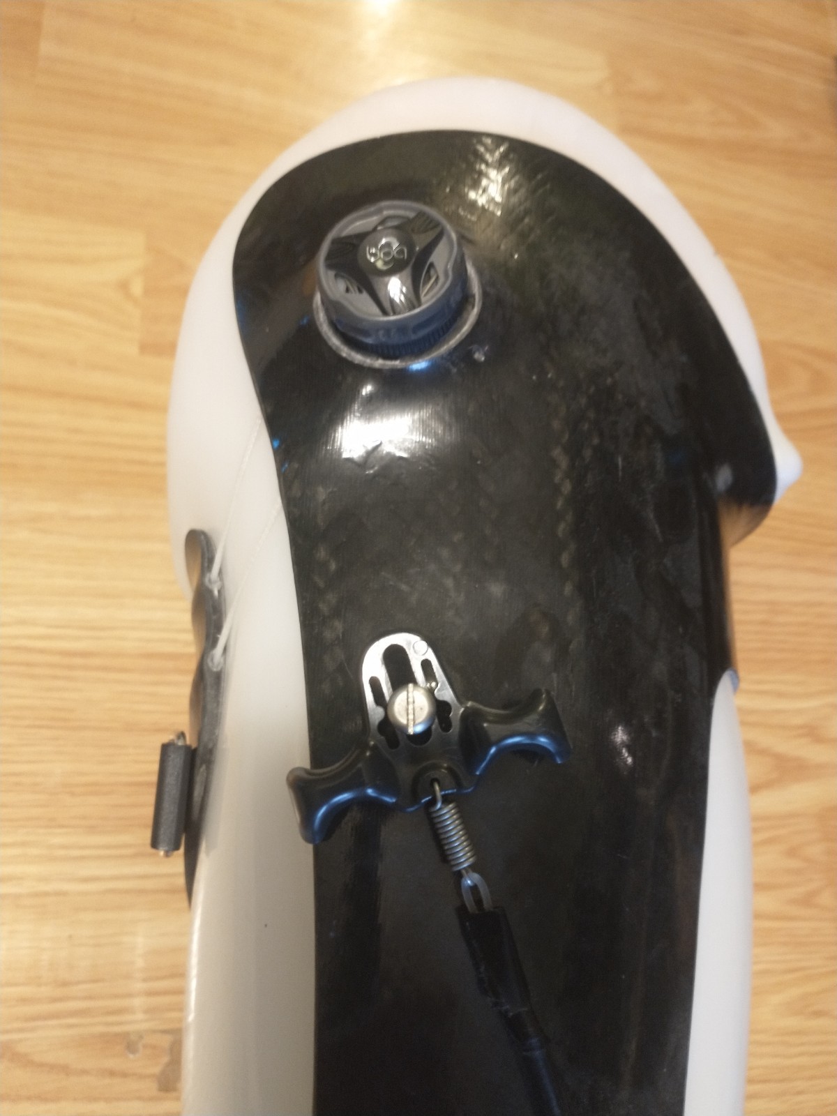 Carbon Fiber Adjustable Prosthetic Leg w/ Knee Joint & Foot Shell, CE, B/W