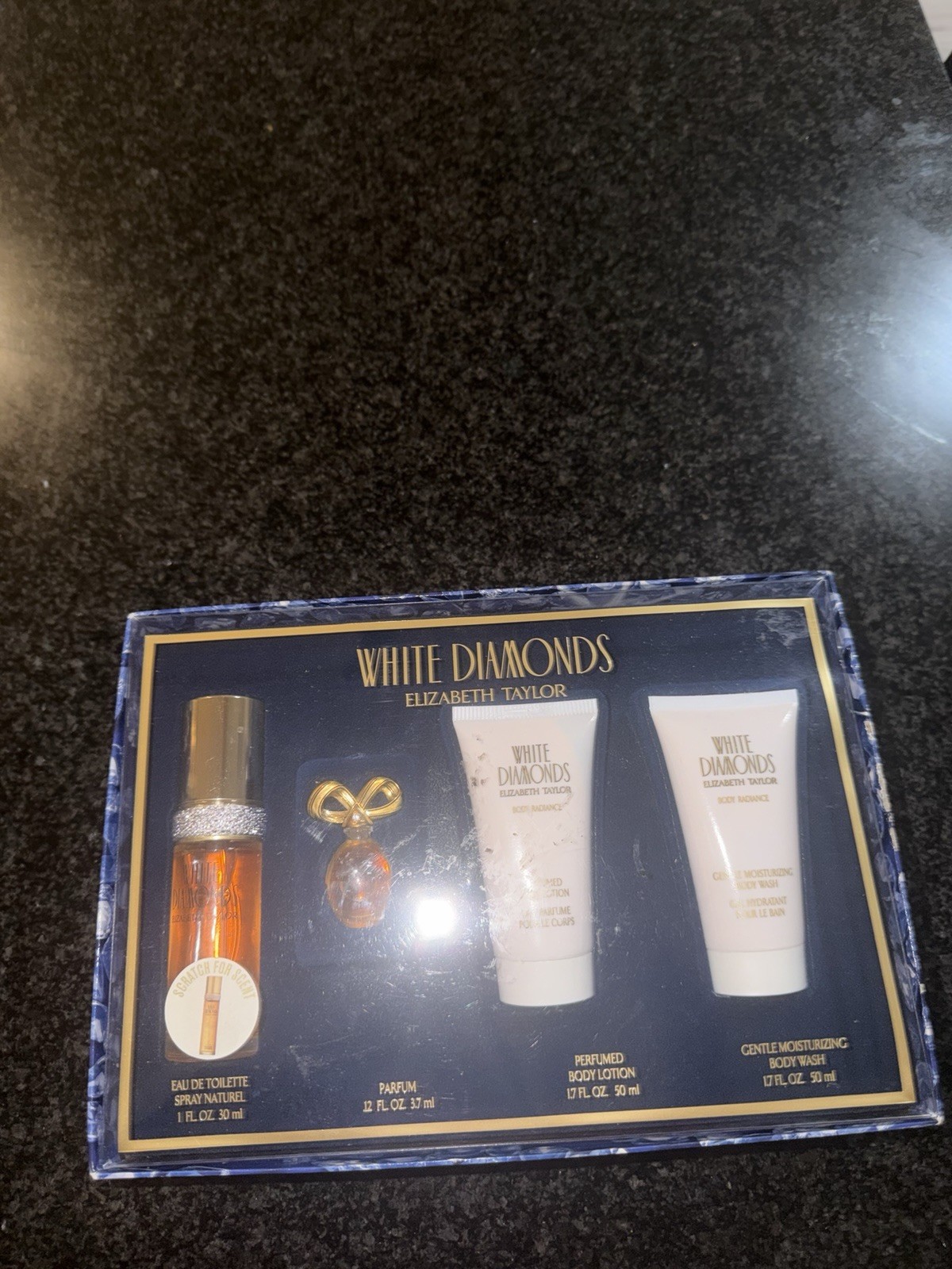 Elizabeth Taylor White Diamonds Gift Set Spray 1oz + 1.7oz Lotion/Wash + 0.12oz