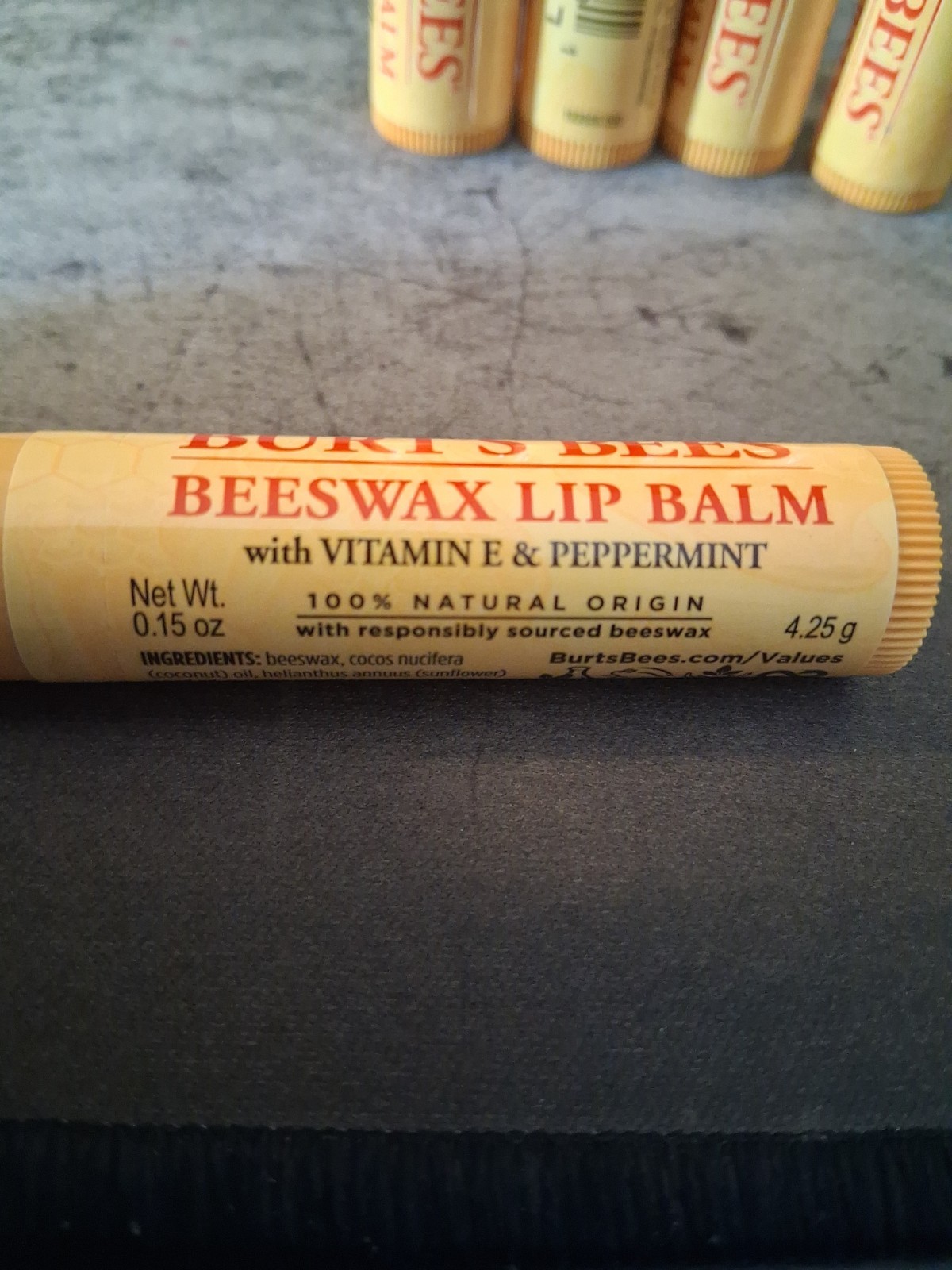 Burt’s Bees Beeswax Lip Balm With Vitamin E & Peppermint Lot Of 6