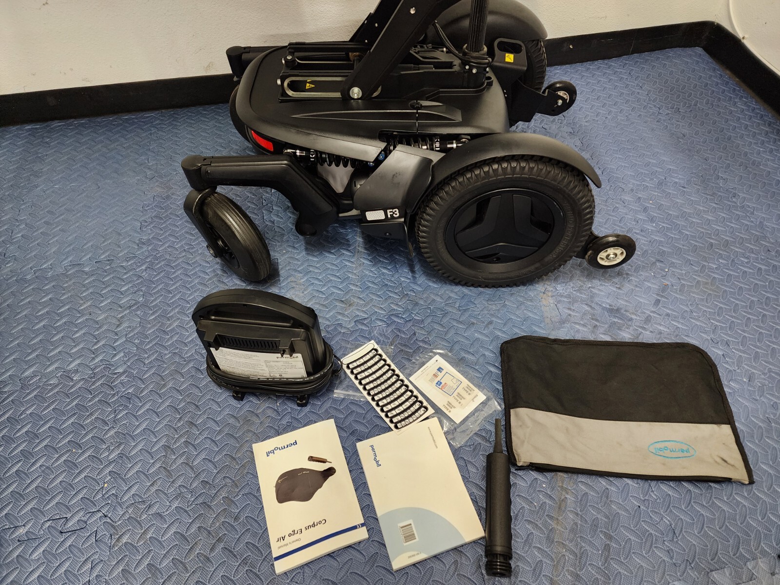 Permobil F3 R-net Corpus W/ Power 12″ Seat Lift, Recline,Tilt, LEGS 10miles Only