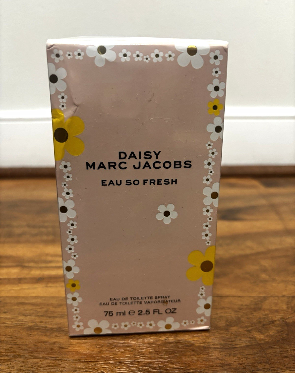 Marc Jacobs Daisy Eau So Fresh Eau de Toilette Spray 2.5 fl oz Regular Size