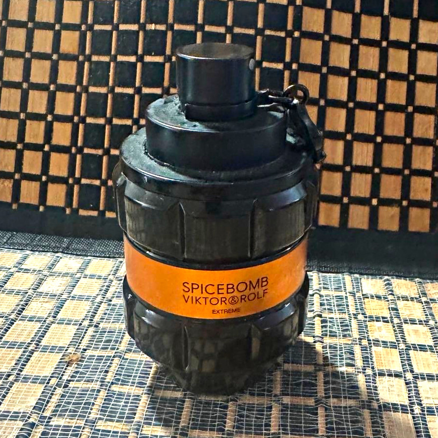 Viktor & Rolf Spicebomb Extreme Eau de Parfum Spray 3.04 fl oz Long Lasting