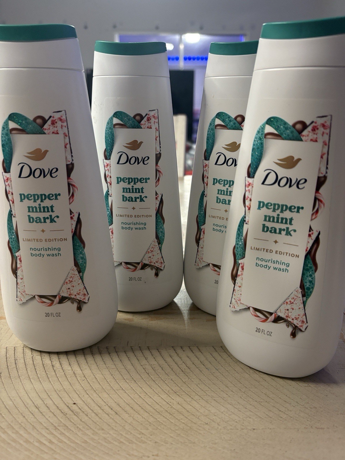 Dove Peppermint Bark Limited Edition Nourishing Body Wash 20 oz – Lot of 4 New