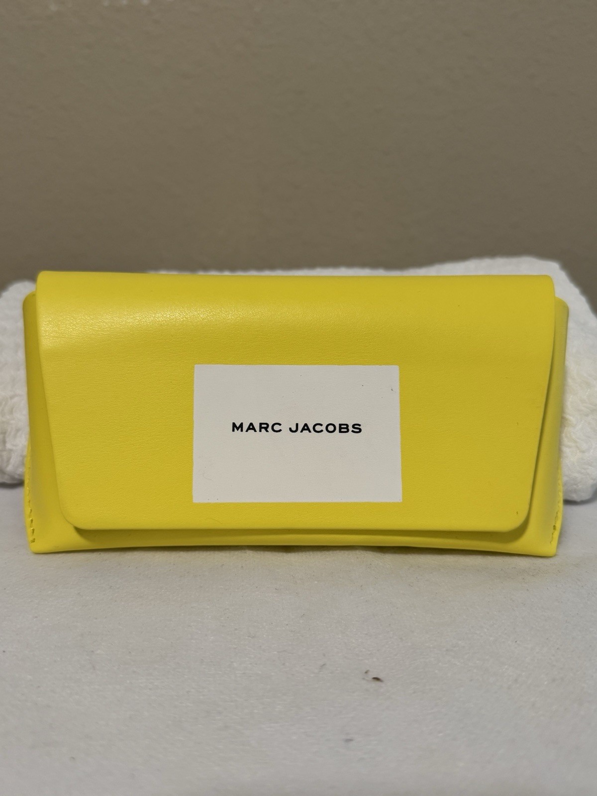 Marc Jacobs Yellow Clamshell Glasses Case Felt Lining Flip Top