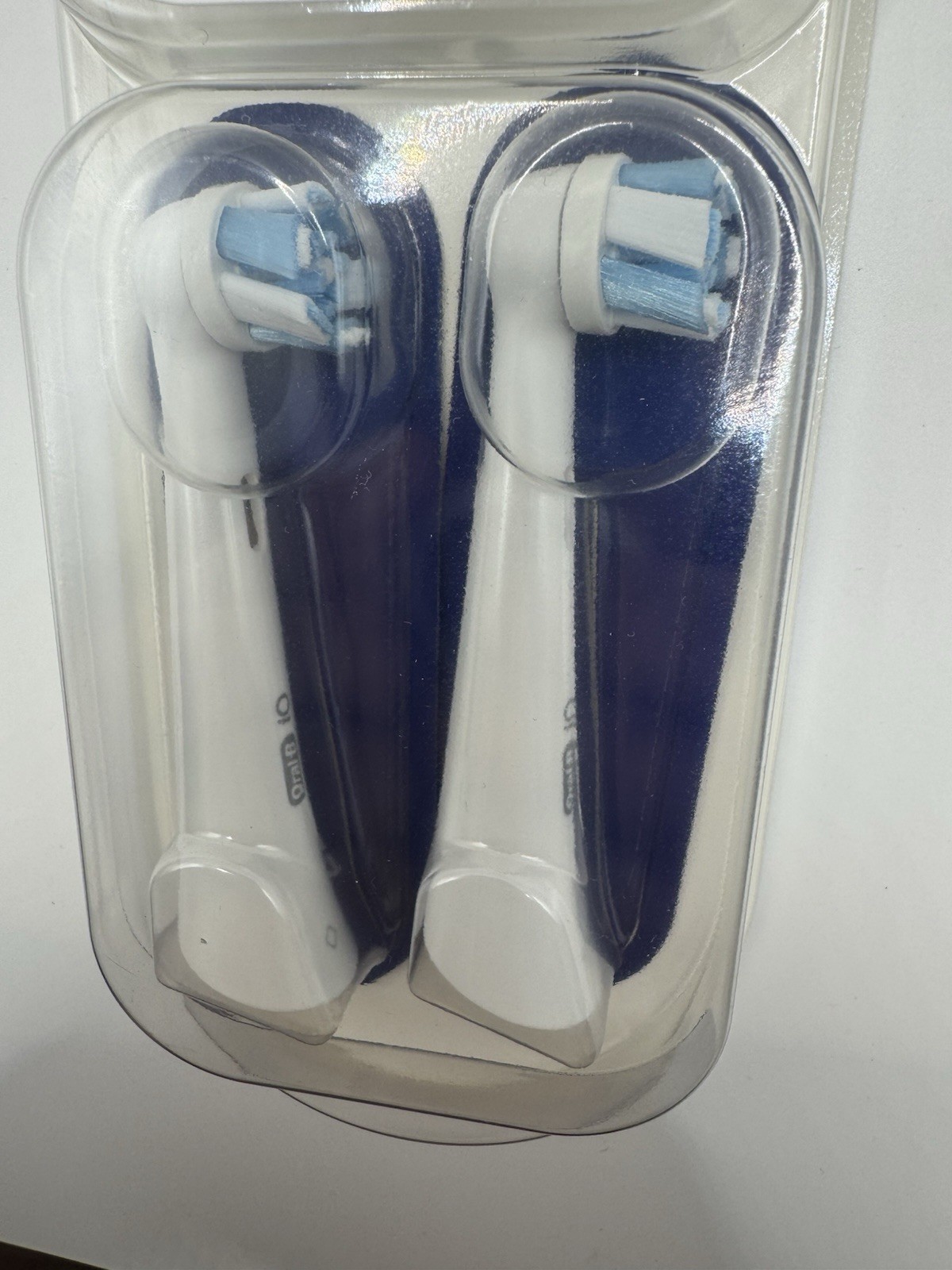 Oral-B iO Ultimate Clean Replacement Brush Head – Black (2 Pack)