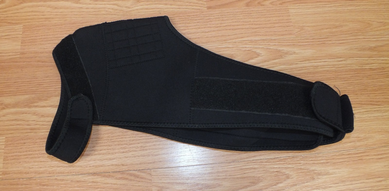 Unbranded / Generic Solid Black Hook & Loop Shoulder Brace (109872) Only *READ*