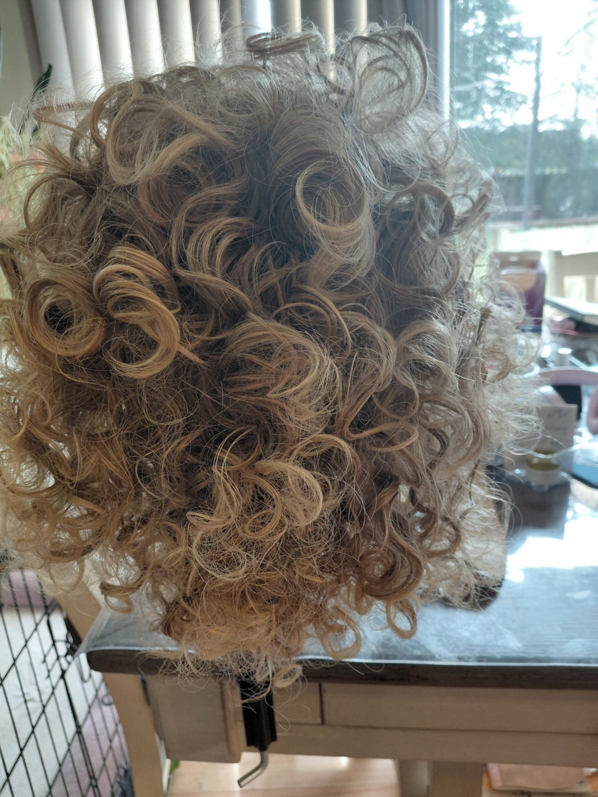 wig blond mix curly texture free-part classic cap one size 11-20 in