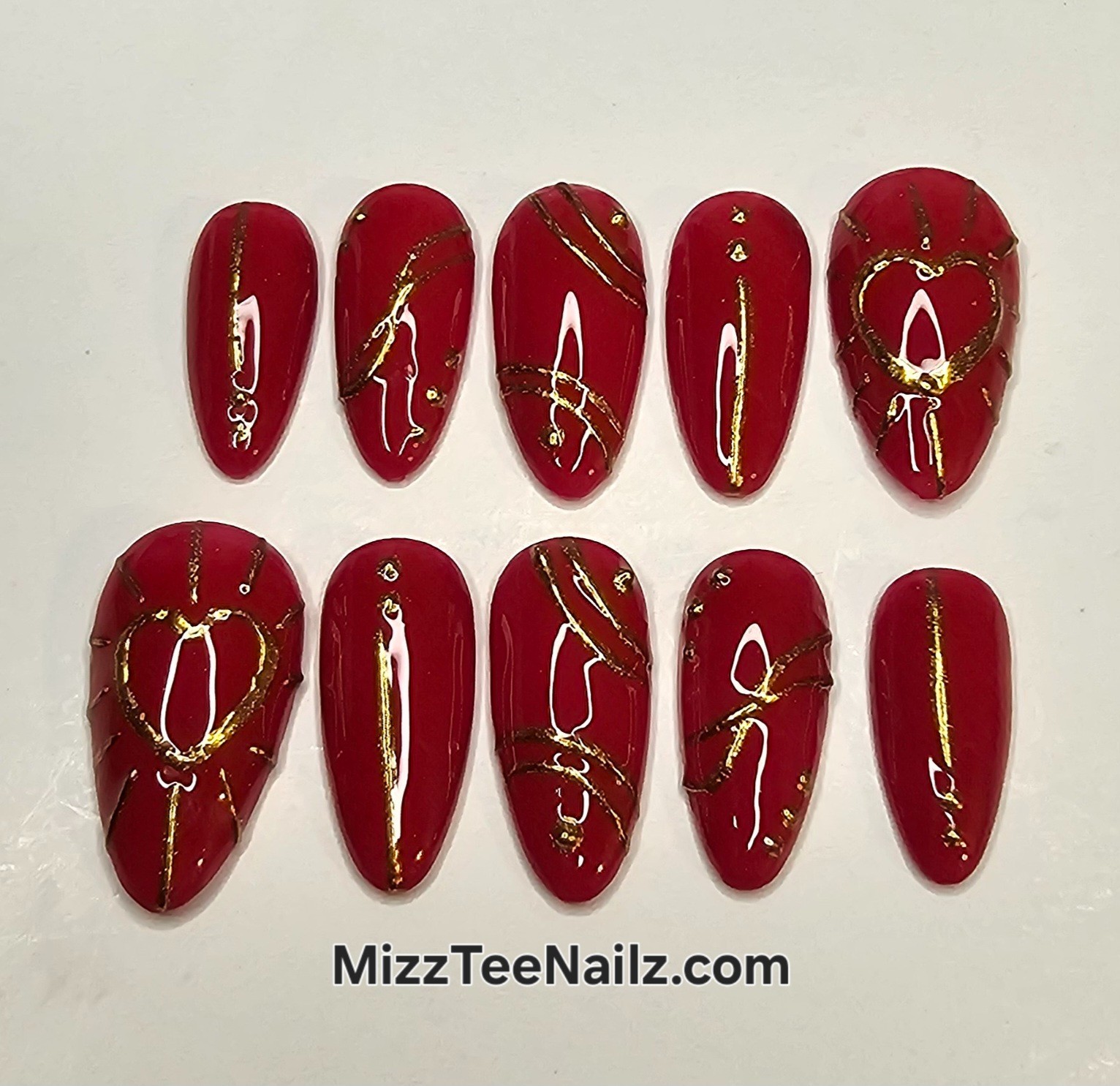 Press-On Nail Set #88: Gilded Linework